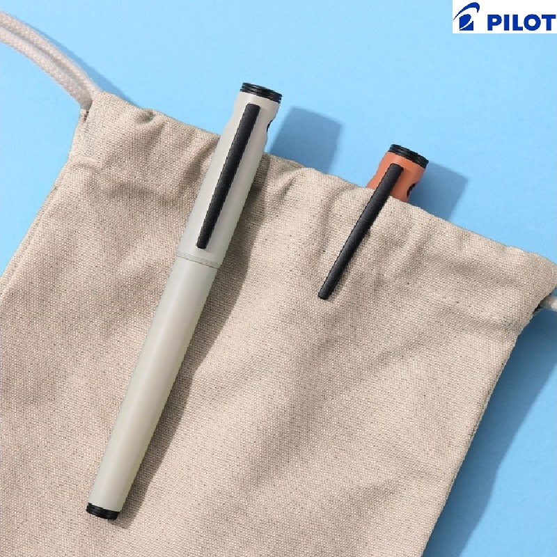 Pióro wieczne PILOT Lightive U – High Tech Office Accessories recenzja i cena