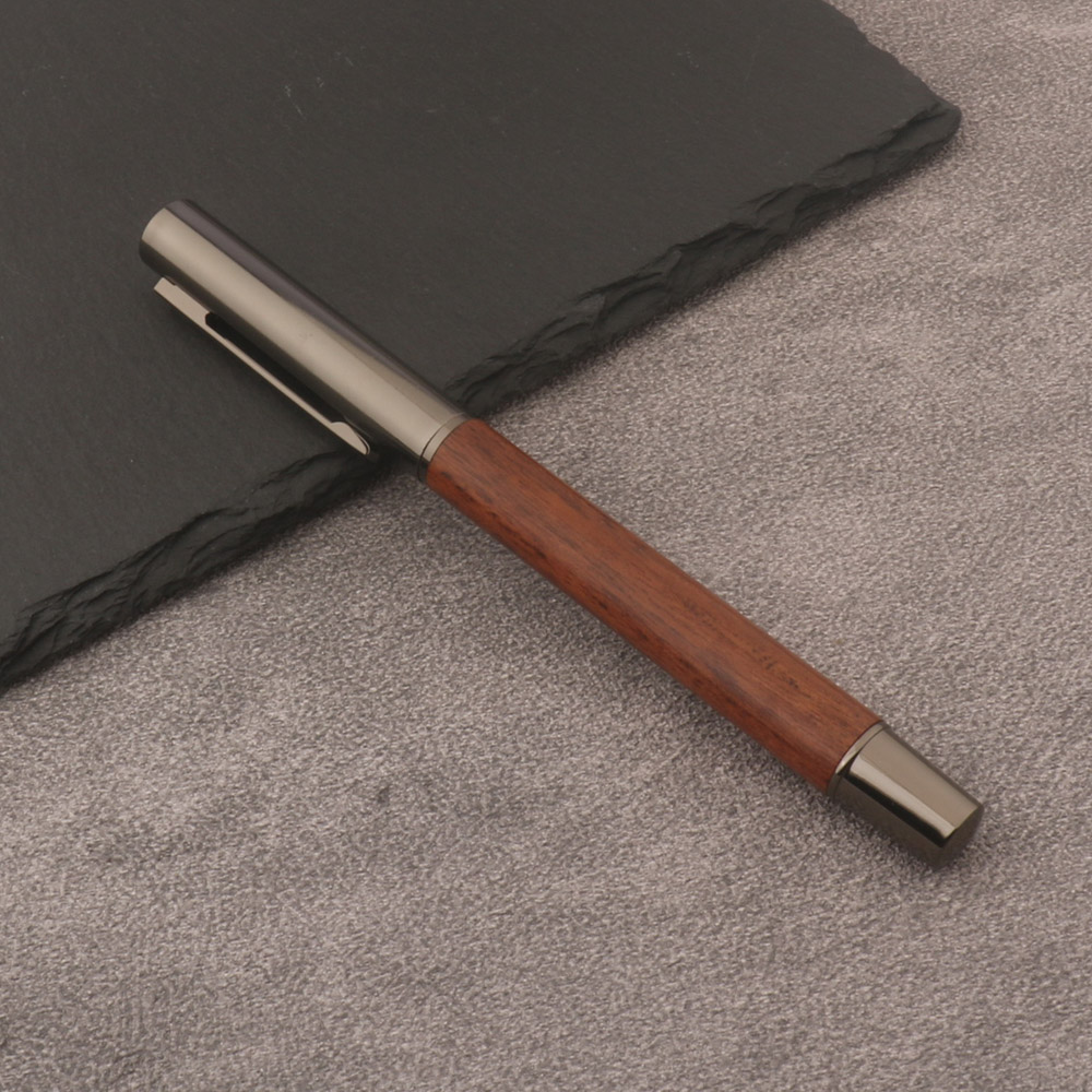 Wysokiej jakości drewniany dłu – High Tech Office Accessories recenzja i cena